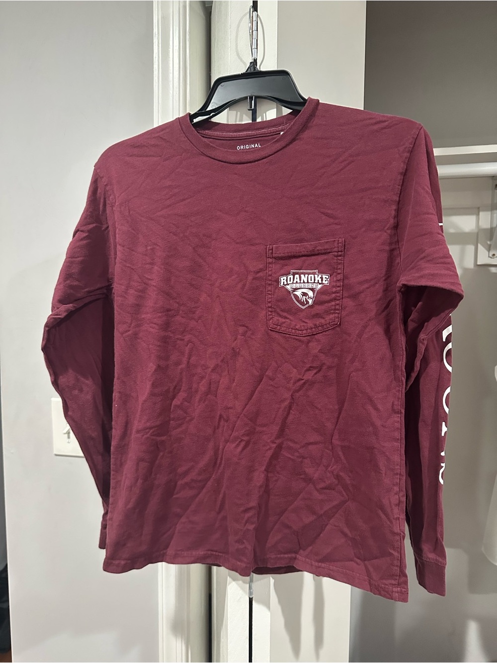 Like New Roanoke College Rally Shirt Small